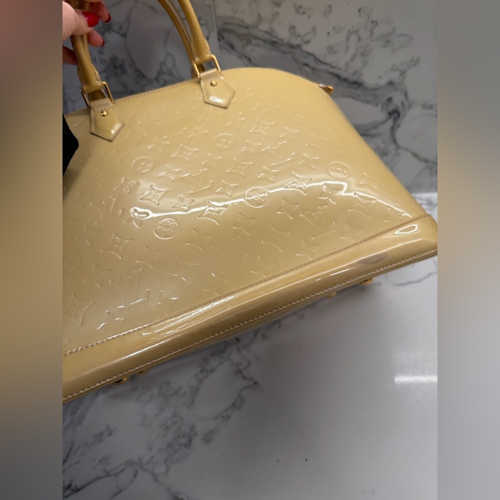 Louis Vuitton authentic Yellow Patent Leather Alma GM - Picture 9 of 11